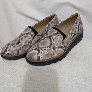 Clarks Collection Snake Print Comfort Loafers 8.5W